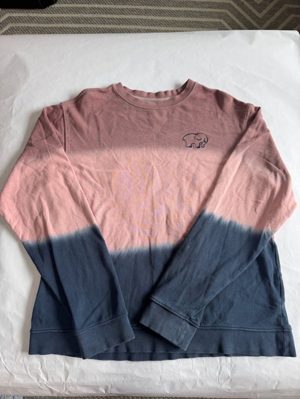Ivory Ella Women's L Pink Navy Ombre Dip Dye Elephant Sweatshirt